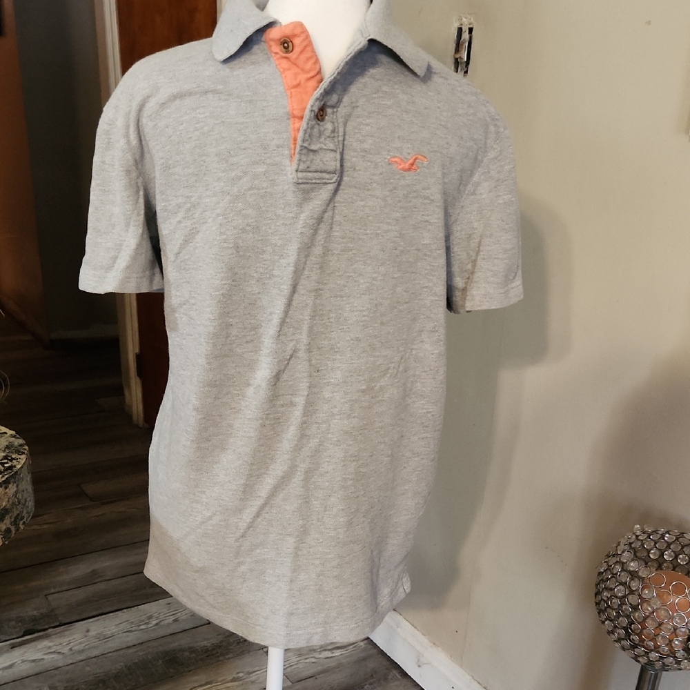 Hollister Men's Light Gray Polo with Coral Accents